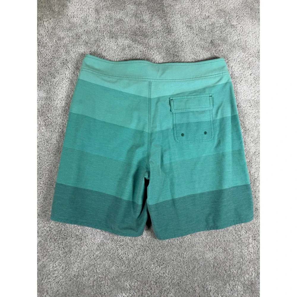 Oakley Hydrolix Board Shorts Mens 30 Green Stripe Performance Swim Trunks